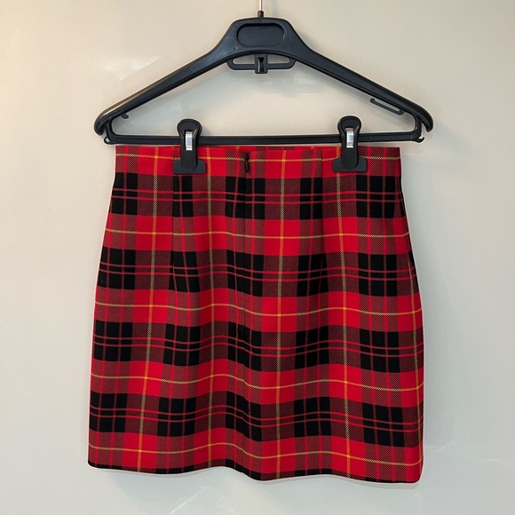 Red Plaid Zara Mini Skirt - Picture 3 of 5